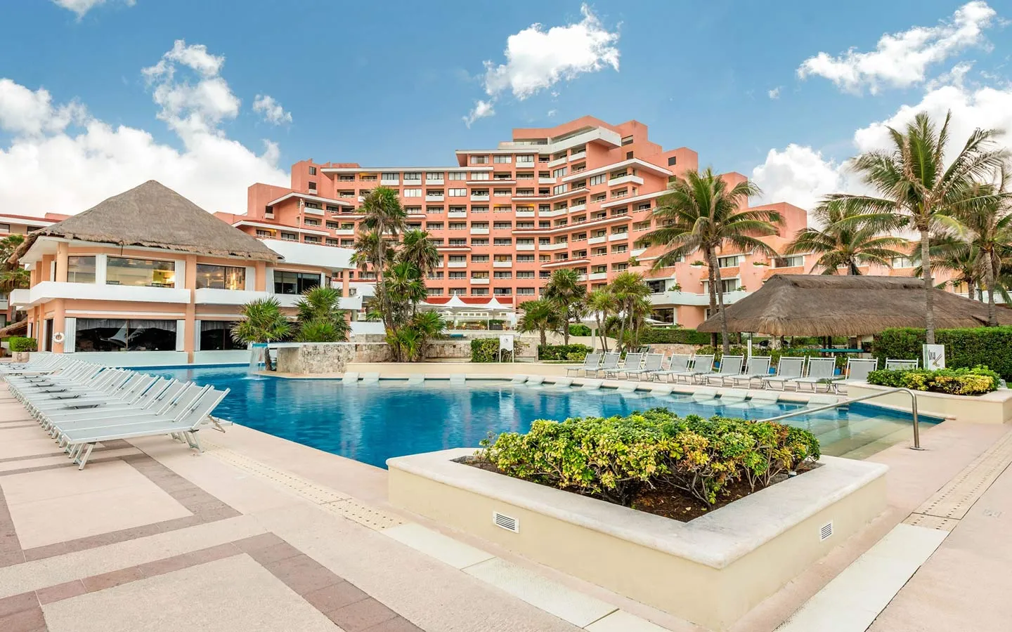 Resort - Hotel Pricing Strategies - Explained - Hotel Pricing Strategy & Revenue Management - BEONx